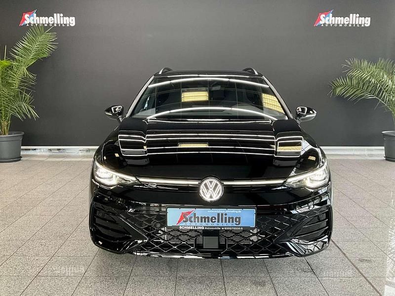 Neu VW Golf VIII R-line 150 PS (110 kW) 2025 Grenadillschwarz metallic Kombi