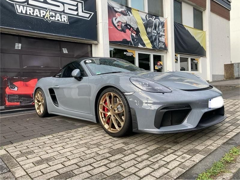 Grau Gebraucht 2023 Porsche 718 Spyder Cabrio | 124.999 € - Bild 1/4