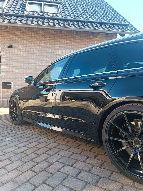 Gebraucht Audi S6 Ambiente 450 PS (330 kW) 2015 Schwarz Kombi