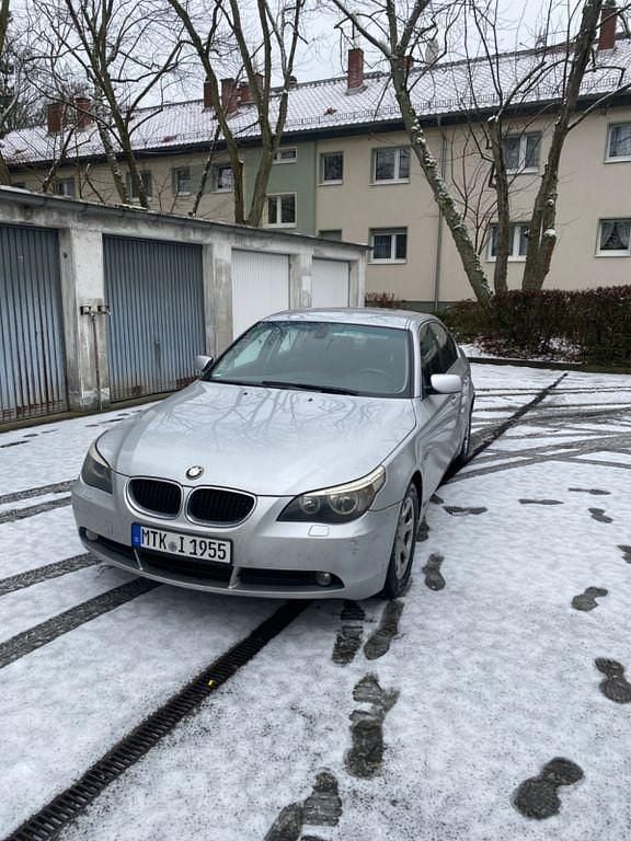 Silber Gebraucht 2005 BMW 523 Limousine | 4.580 € (Guter Preis) - Bild 1/4