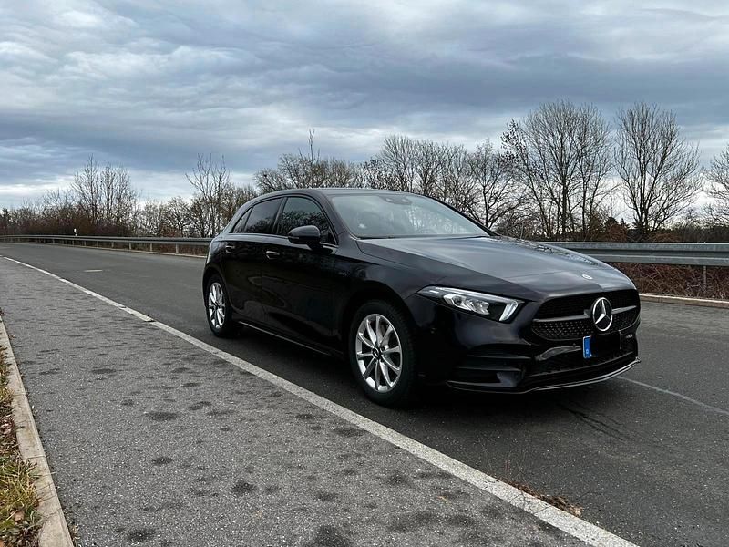 Gebraucht Mercedes A250 AMG 160 PS (117 kW) 2020 Schwarz Limousine