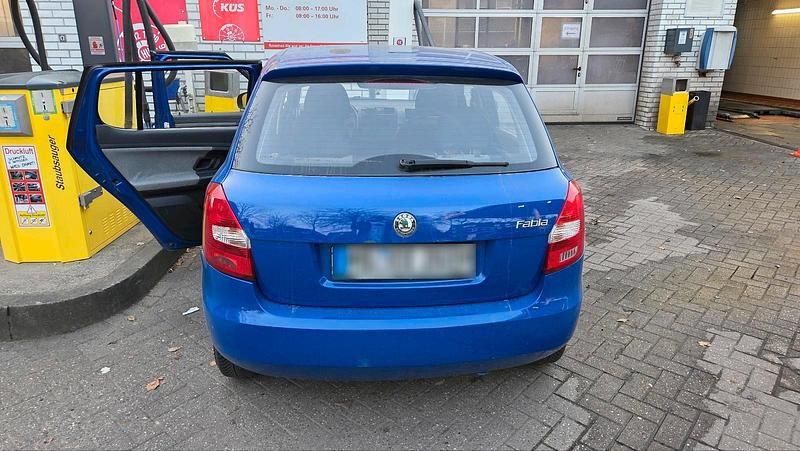 Gebraucht Skoda Fabia 70 PS (51 kW) 2009 Blau Limousine