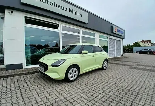 Neu Suzuki Swift Comfort 82 PS (60 kW) 2026 Gelb Kleinwagen