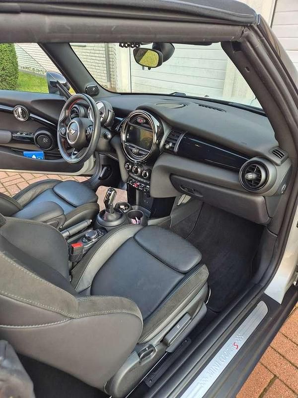 Gebraucht Mini Cooper S Cabriolet 192 PS (141 kW) 2019 Weiß Cabrio