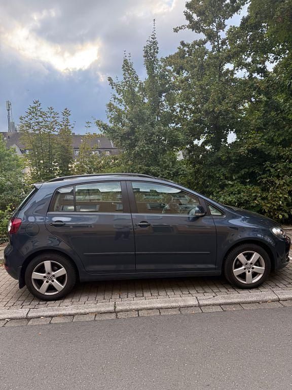 Blau Gebraucht 2012 VW Golf Plus Comfortline Van / Kleinbus | 5.500 € (Fairer Preis) - Bild 1/4
