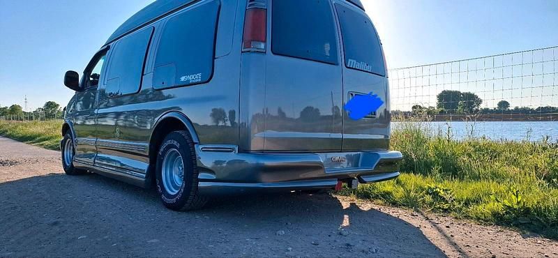 Grau Gebraucht 2001 GMC Savana Van | 21.950 € - Bild 1/4