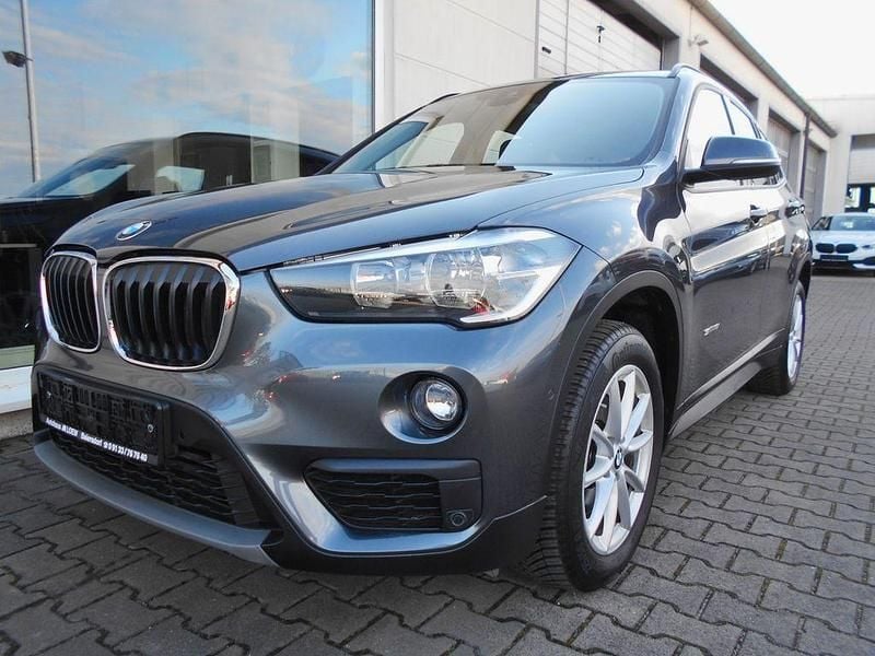 Grau Gebraucht 2016 BMW X1 SUV | 15.999 € (Guter Preis) - Bild 1/4