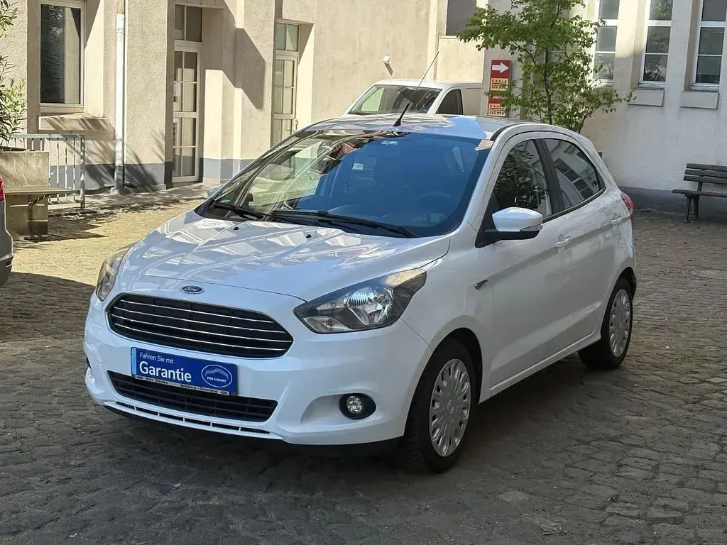 Gebraucht Ford Ka Plus Cool & Sound Edition 86 PS (63 kW) 2017 Weiß Kleinwagen