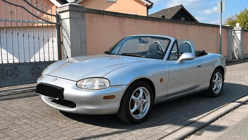 Second-hand Mazda MX5 110 CP (80 kW) 2000 Argintiu Cabrio