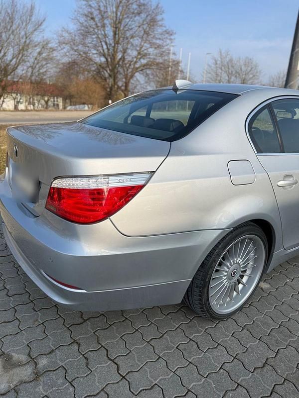 Gebraucht BMW 523 190 PS (139 kW) 2007 Silber Limousine