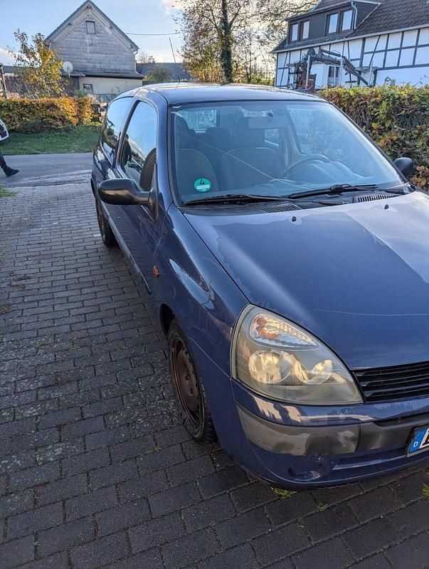 Blau Gebraucht 2004 Renault Clio II Kleinwagen | 1.250 € (Fairer Preis) - Bild 1/4