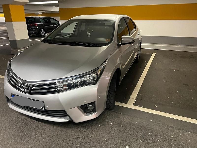 Usado Toyota Corolla 132 HP (97 kW) 2013 Prateado Sedan