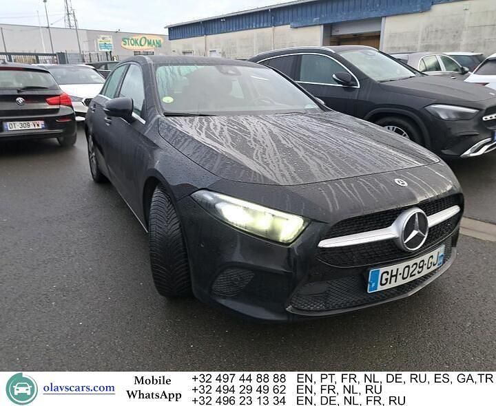 Gebraucht Mercedes A180 116 PS (85 kW) 2022 Schwarz Limousine