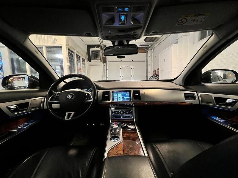 Gebraucht Jaguar XF 241 PS (177 kW) 2013 Schwarz Limousine