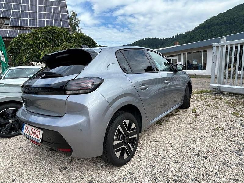 Gebraucht Peugeot 208 Allure 101 PS (74 kW) 2024 Other Kleinwagen