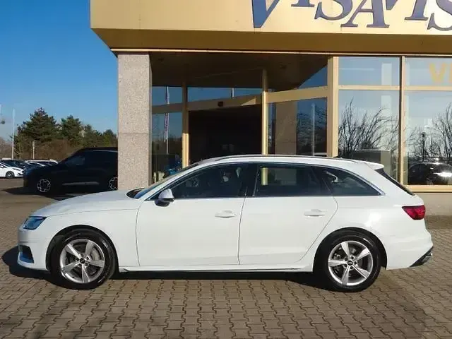 Gebraucht Audi A4 Advanced 204 PS (150 kW) 2023 Gletscherweiss Kombi