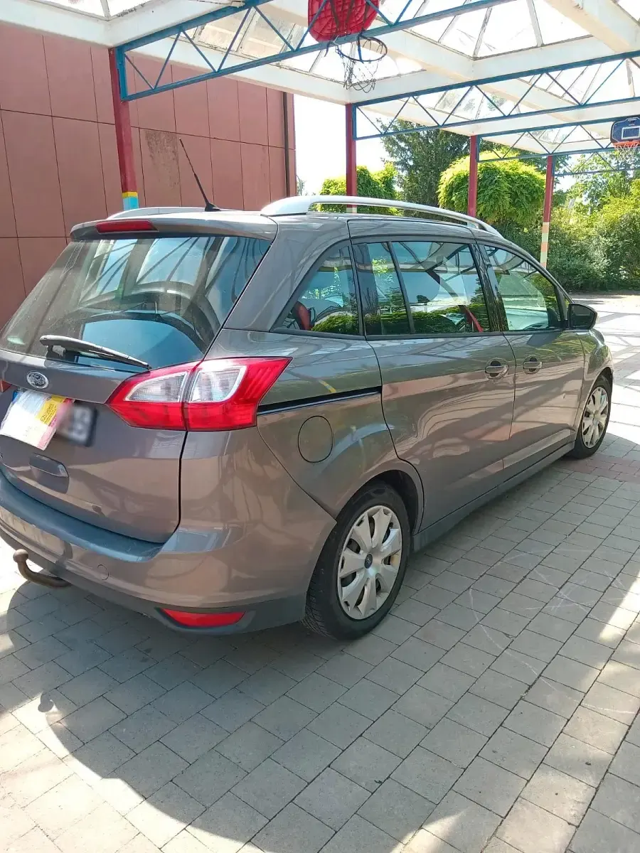 Gebraucht Ford Grand C-Max 143 PS (105 kW) 2011 Braun Van / Kleinbus
