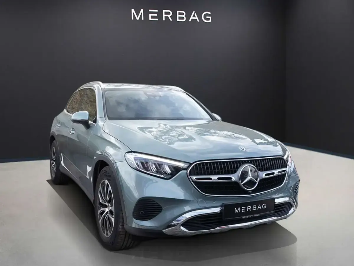 Gebraucht Mercedes GLC200 163 PS (119 kW) 2025 Silber SUV