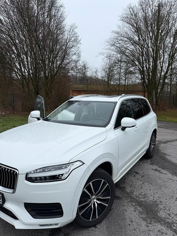 Weiß Gebraucht 2021 Volvo XC90 SUV | 40.500 € (Etwas zu teuer) - Bild 1/4