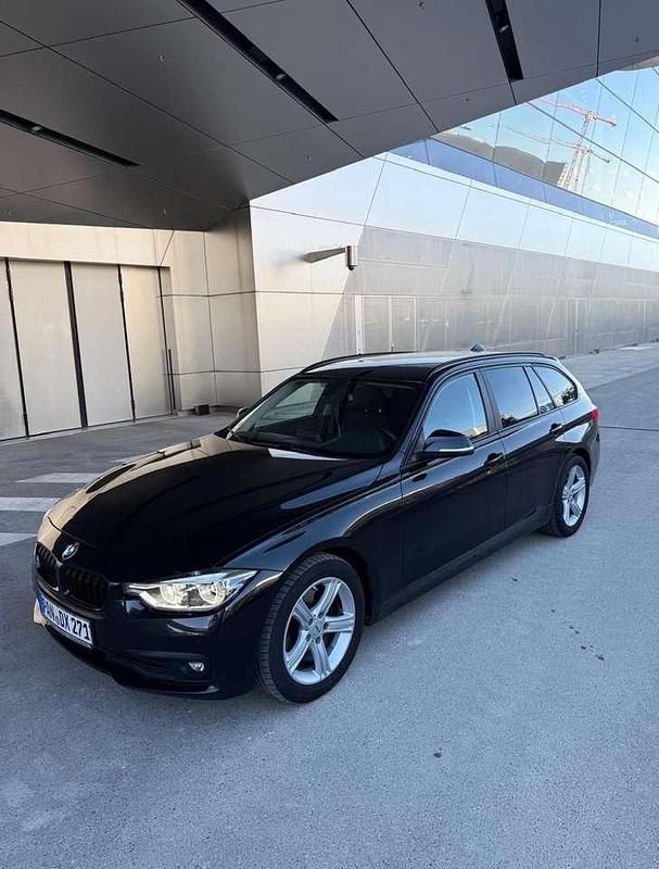 Gebraucht BMW 320 Sport Line 190 PS (139 kW) 2015 Limousine