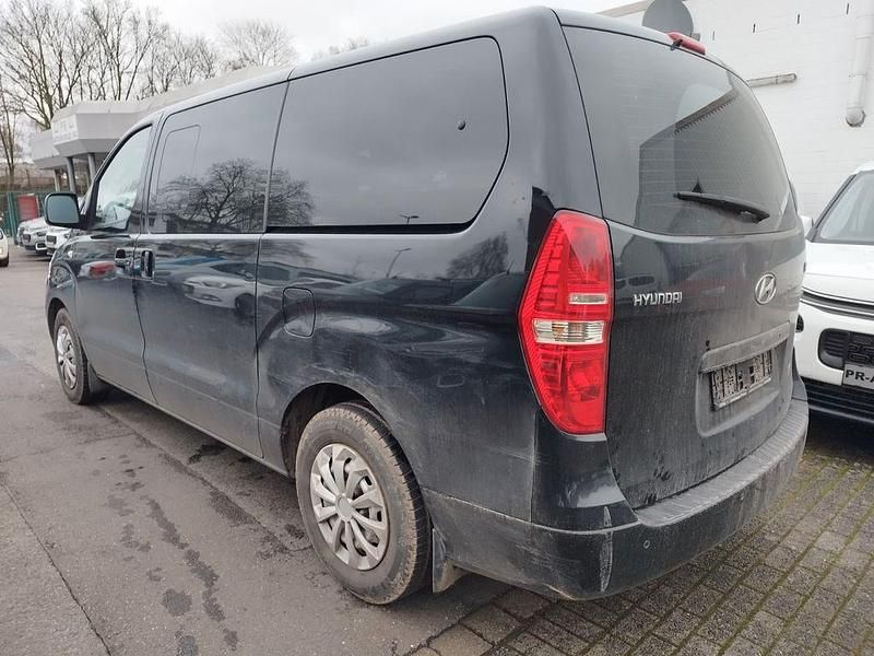 Gebraucht Hyundai H-1 170 PS (125 kW) 2012 Schwarz Van / Kleinbus