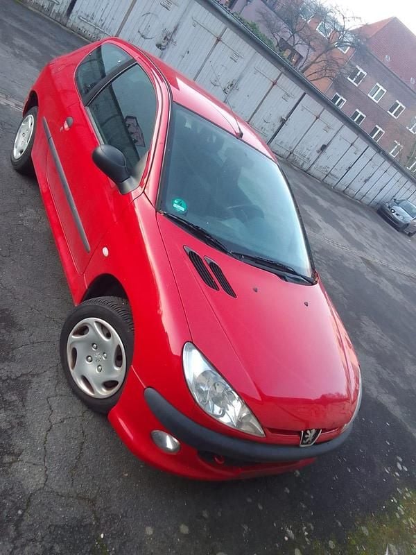 Rot Gebraucht 2004 Peugeot 206 Kleinwagen | 1.290 € (Fairer Preis) - Bild 1/4