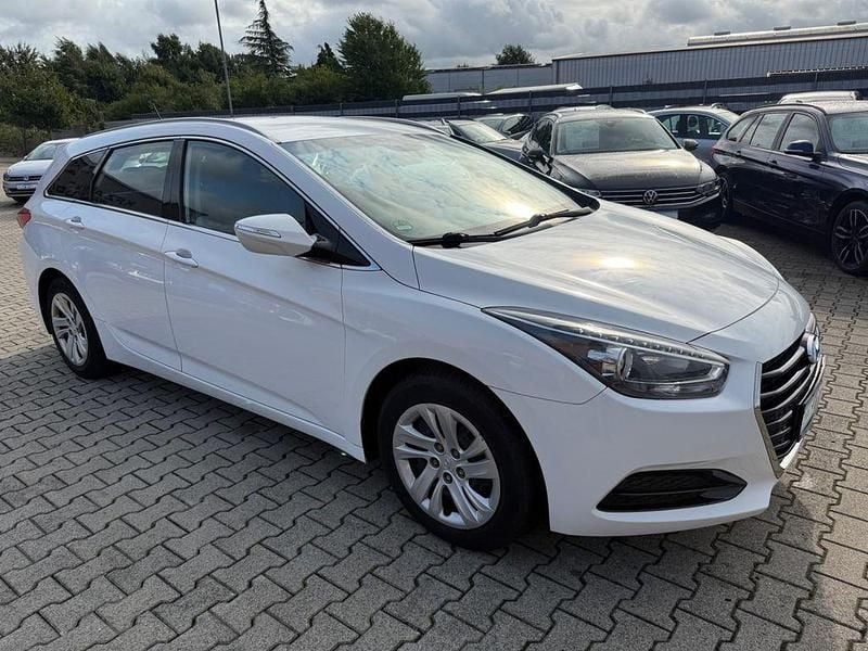 Gebraucht Hyundai i40 Classic 135 PS (99 kW) 2016 Weiß Kombi