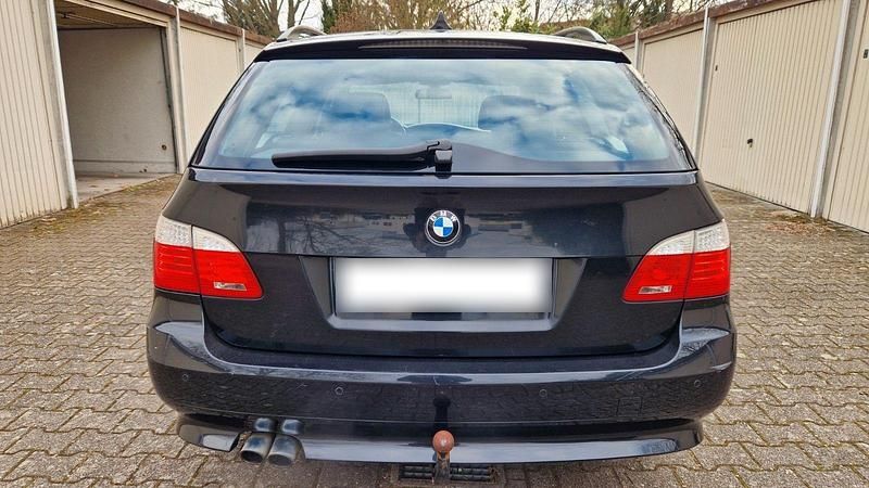 Gebraucht BMW 525 218 PS (160 kW) 2010 Schwarz Kombi