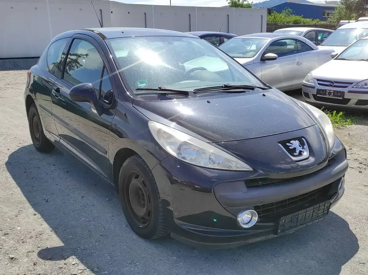 Gebraucht Peugeot 207 Urban Move 95 PS (69 kW) 2009 Farbe schwarz obsidien Kleinwagen