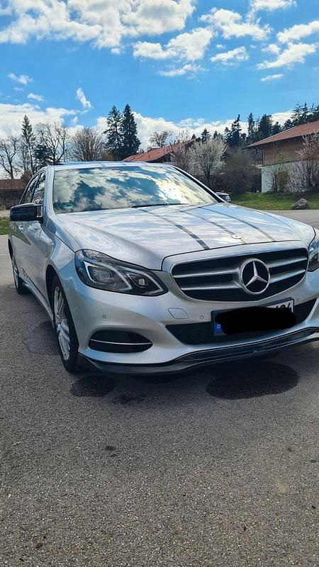 Usado Mercedes E220 Edition 170 CV (125 kW) 2013 Plateado Berlina