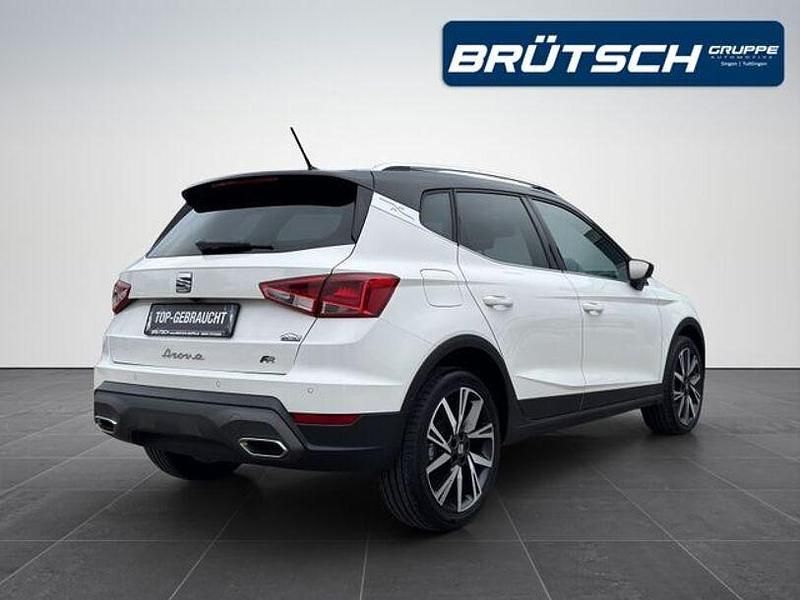 Gebraucht Seat Arona FR 110 PS (80 kW) 2023 Weiß / midnight schwarz metallic SUV