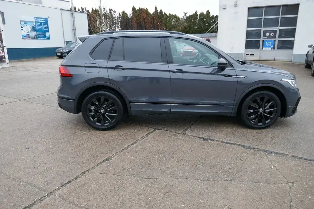 Gebraucht VW Tiguan Style 150 PS (110 kW) 2024 Delfingrau SUV