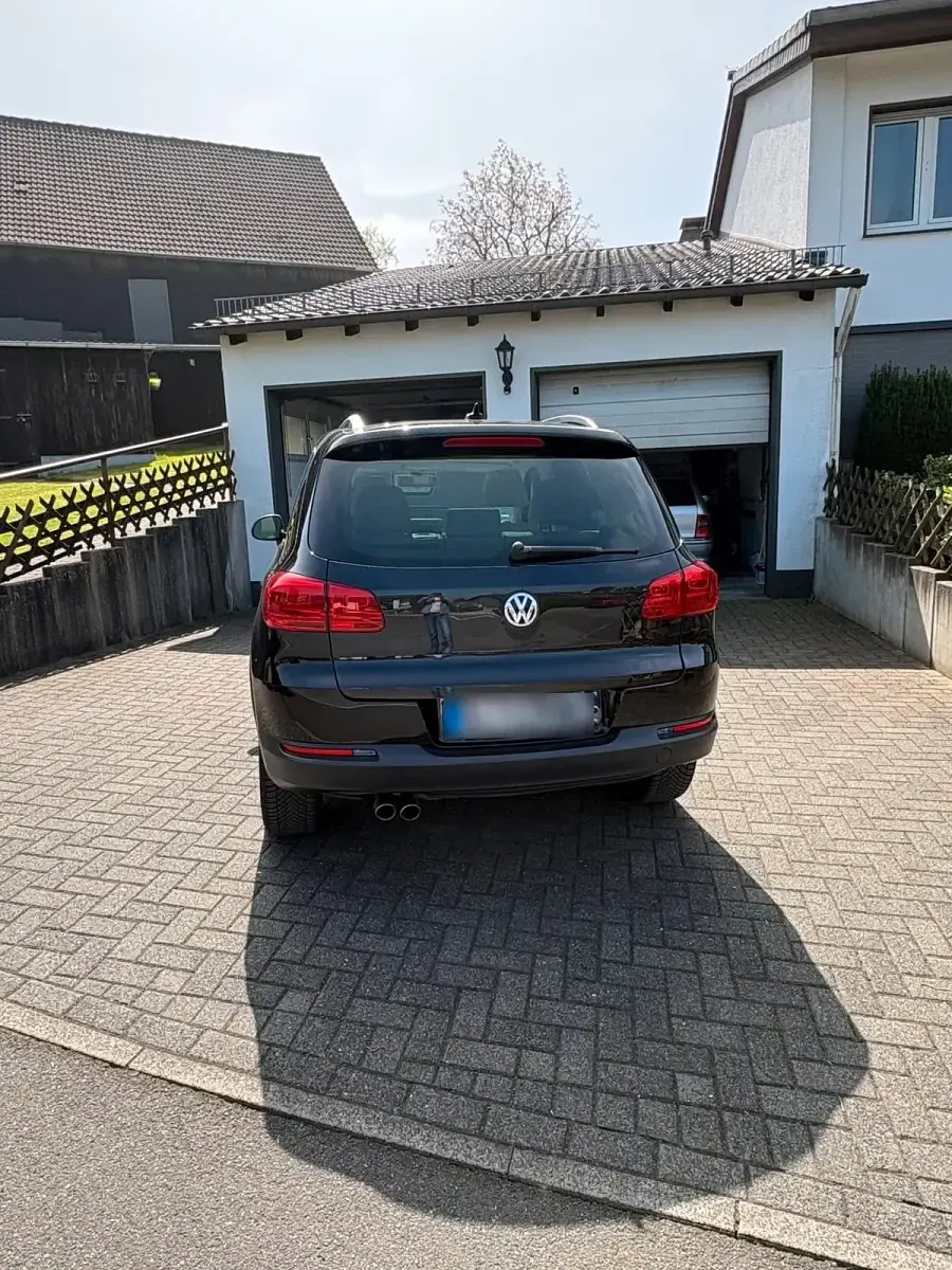 Second-hand VW Tiguan Edition 200 CP (147 kW) 2017 Negru SUV