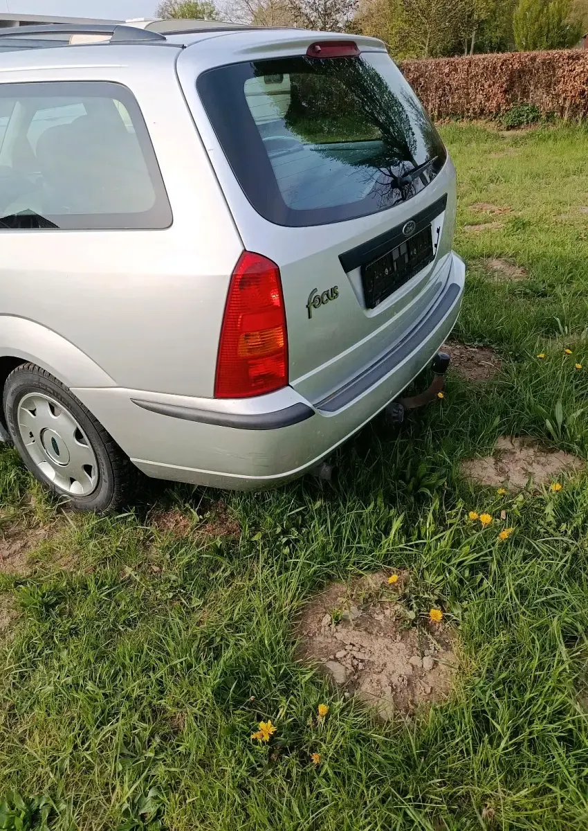 Brugt Ford Focus 101 HK (74 kW) 2002 Sølv Stationcar