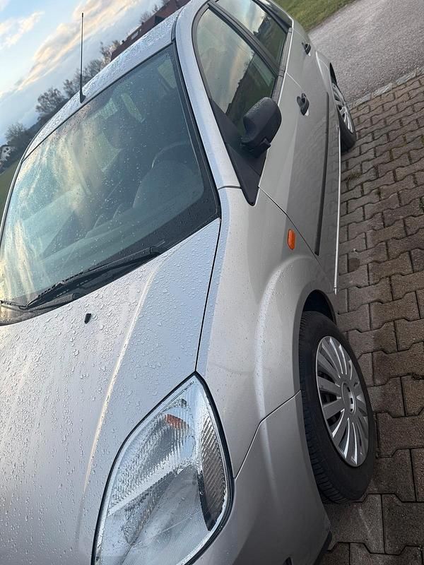Gebraucht Ford Fiesta 70 PS (51 kW) 2005 Grau Kleinwagen