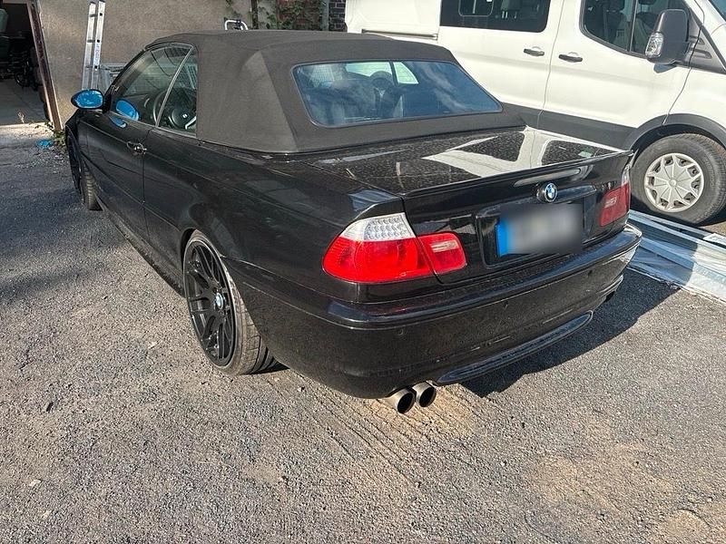Gebraucht BMW 325 M Sport 192 PS (141 kW) 2004 Schwarz Cabrio