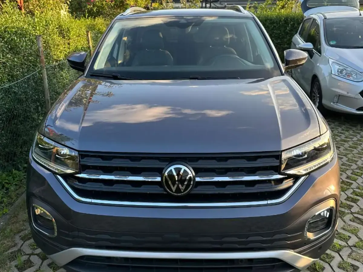 Usado VW T-Cross Style 150 CV (110 kW) 2021 Gris SUV