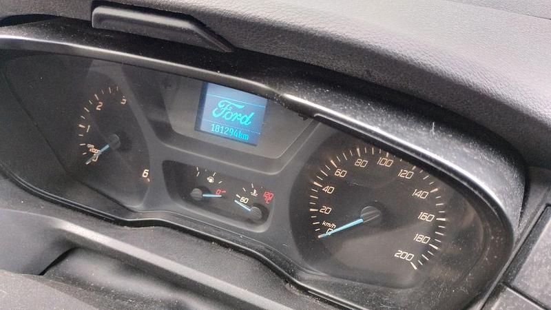 Gebraucht Ford Transit 101 PS (74 kW) 2016 Rot Kombi