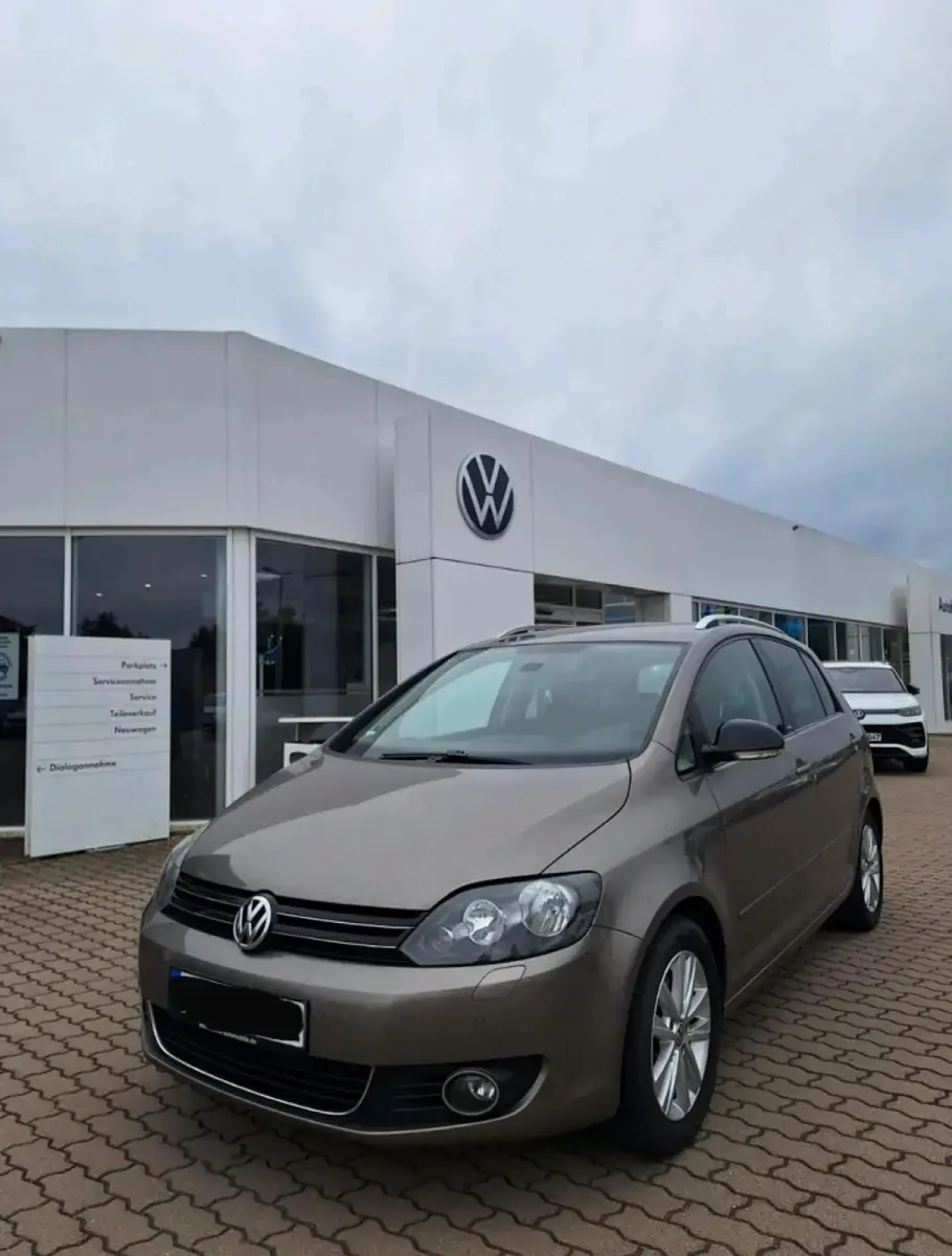 Gebraucht VW Golf Plus Cross Style 122 PS (89 kW) 2012 Braun Van / Kleinbus