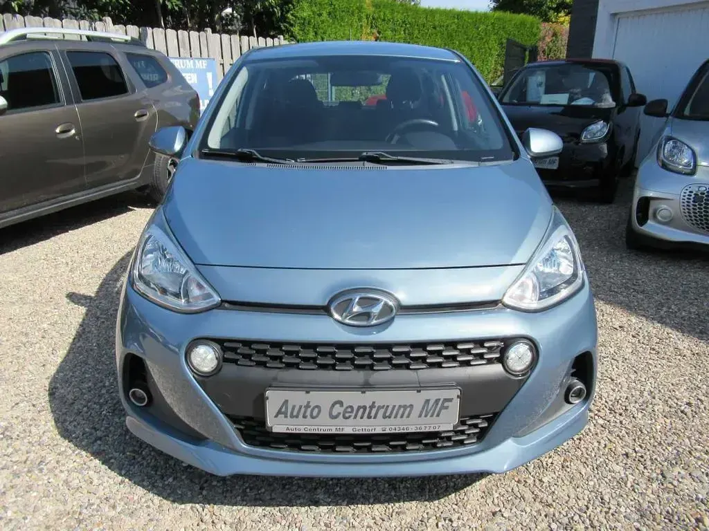 Gebraucht Hyundai i10 Trend 87 PS (63 kW) 2017 Grau Kleinwagen