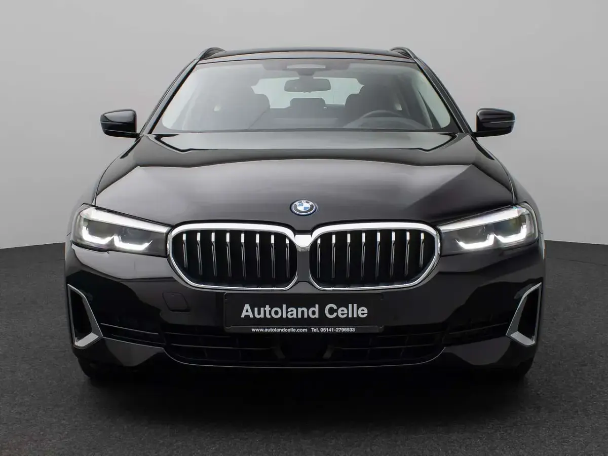 Gebraucht BMW 530 Luxury Line 292 PS (214 kW) 2022 Schwarz 2668 Kombi
