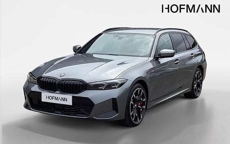 Grau Neu 2025 BMW 330e Comfort Edition Kombi | 61.890 € (Fairer Preis) - Bild 1/4