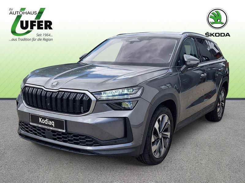 Graphitegrau metallic Gebraucht 2024 Skoda Kodiaq SUV | 44.990 € (Etwas zu teuer) - Bild 1/4