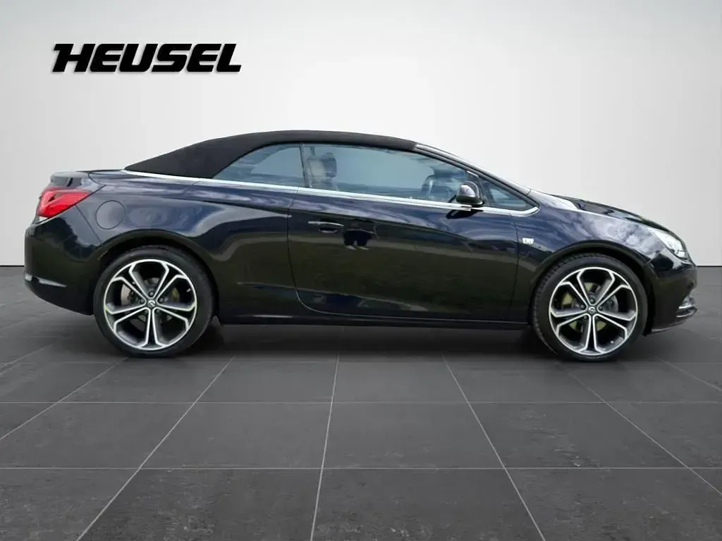 Gebraucht Opel Cascada 170 PS (125 kW) 2018 Blau Cabrio