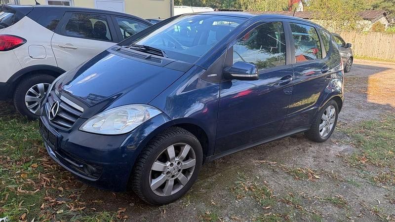 Blau Gebraucht 2011 Mercedes A160 Van / Kleinbus | 4.800 € (Guter Preis) - Bild 1/4