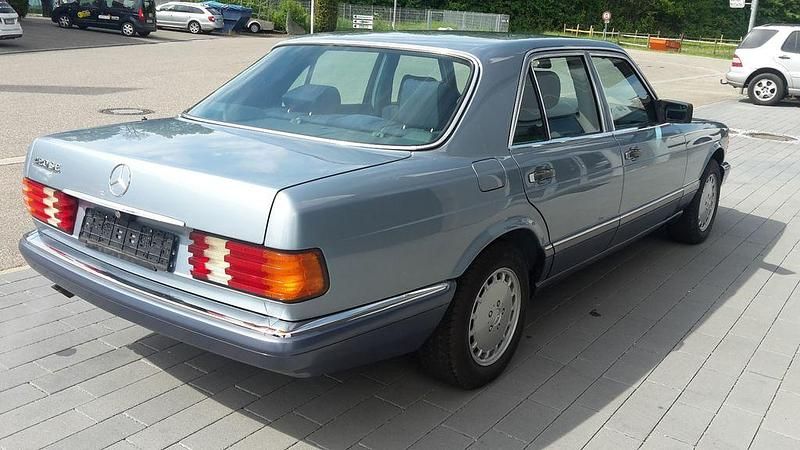 Gebraucht Mercedes S420 224 PS (164 kW) 1986 Blau Limousine