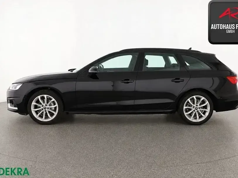 Gebraucht Audi A4 S-Line 204 PS (150 kW) 2023 Brillantschwarz Kombi