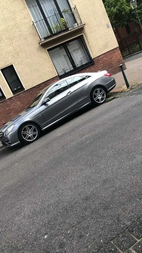 Gebraucht Mercedes E350 Avantgarde 231 PS (169 kW) 2011 Coupé
