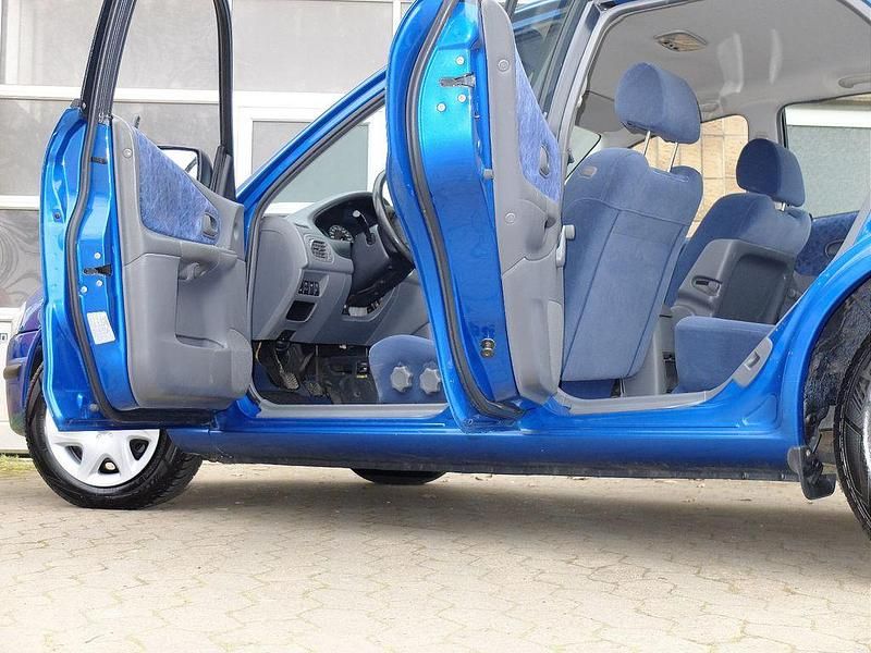 Gebraucht Mazda 323 88 PS (64 kW) 1998 Blau Limousine