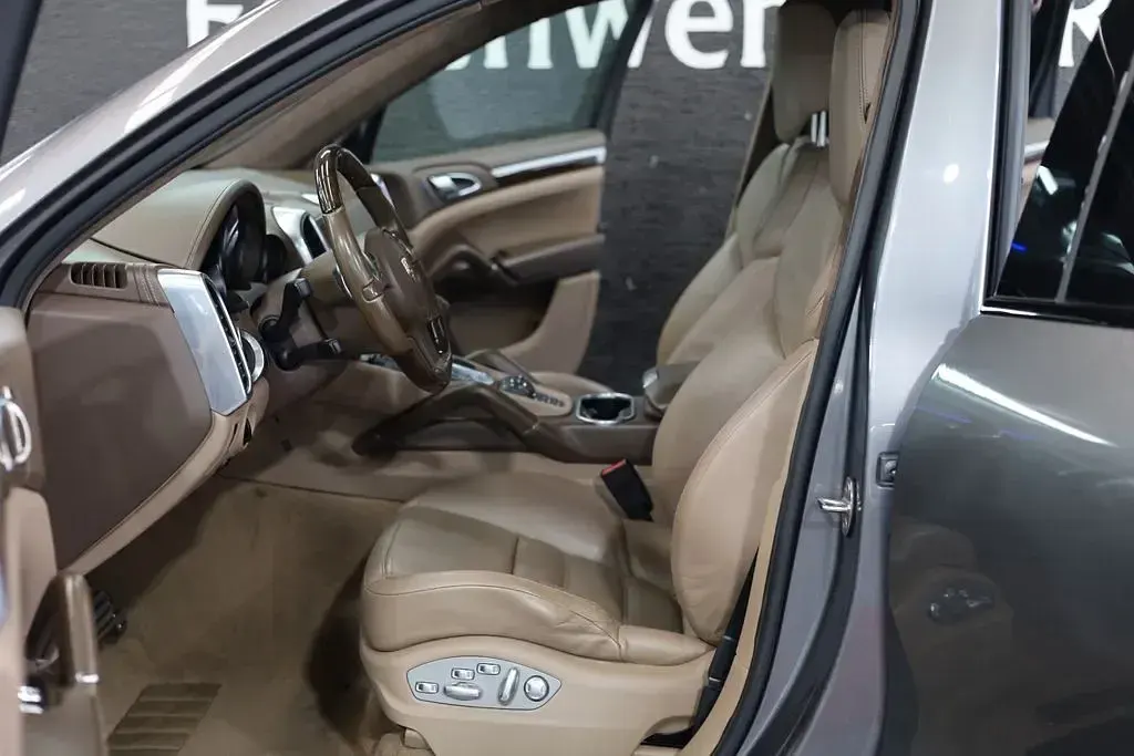 Gebraucht Porsche Cayenne Turbo 500 PS (367 kW) 2011 Grau SUV